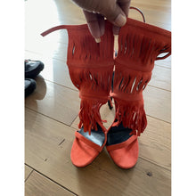 Load image into Gallery viewer, Gucci Orange Fringe Pumps