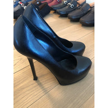 Load image into Gallery viewer, Saint Laurent All Black Leather Pumps