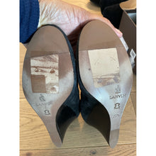 Load image into Gallery viewer, Lanvin Black Reptile Print Leather Pump