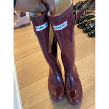 Load image into Gallery viewer, Hunter Rain Boots in Burgundy