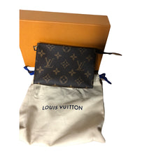 Load image into Gallery viewer, Louis Vuitton Toiletry 15