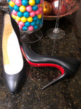 Load image into Gallery viewer, Christian Louboutin Black Eloise