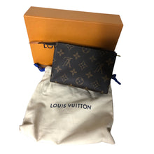 Load image into Gallery viewer, Louis Vuitton Toiletry 15

