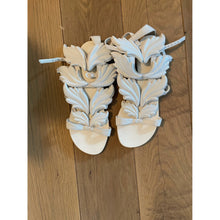 Load image into Gallery viewer, Guiseppe Zanotti White Wing Sandals
