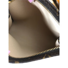 Load image into Gallery viewer, Louis Vuitton Toiletry 15
