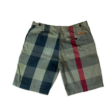 Load image into Gallery viewer, Burberry Green Shorts
