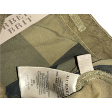 Load image into Gallery viewer, Burberry Green Shorts
