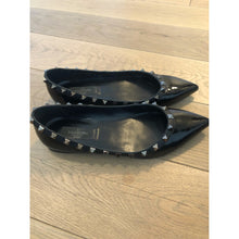 Load image into Gallery viewer, Valentino Rockstud Patent Ballet Flat in Black
