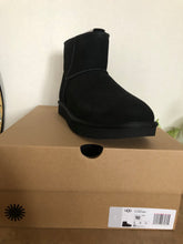 Load image into Gallery viewer, Ugg Classic Short Boot in Black
