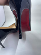 Load image into Gallery viewer, Christian Louboutin Decollete
