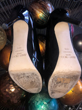 Load image into Gallery viewer, Jimmy Choo Black Patent Pump
