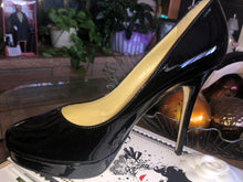 Load image into Gallery viewer, Jimmy Choo Black Patent Pump
