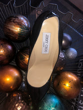 Load image into Gallery viewer, Jimmy Choo Black Patent Pump
