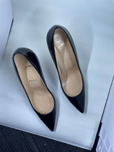 Load image into Gallery viewer, Christian Louboutin Decollete
