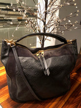 Load image into Gallery viewer, Louis Vuitton Audacieuse
