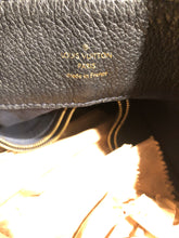 Load image into Gallery viewer, Louis Vuitton Audacieuse
