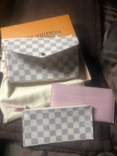 Load image into Gallery viewer, Louis Vuitton Felicie Pochette
