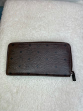 Load image into Gallery viewer, MCM Viestos Zip Wallet
