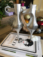 Load image into Gallery viewer, Gianvito Rossi Silver Strap Pump
